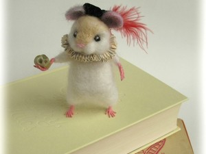Story telling mouse