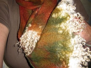 Felt scarf with tassel edges