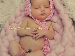 Baby pink jumbo yarn and bonnet