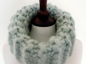 Grey jumbo yarn snood