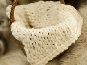Cream knitted blanket