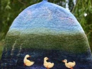 Hat made out of felt with duck design